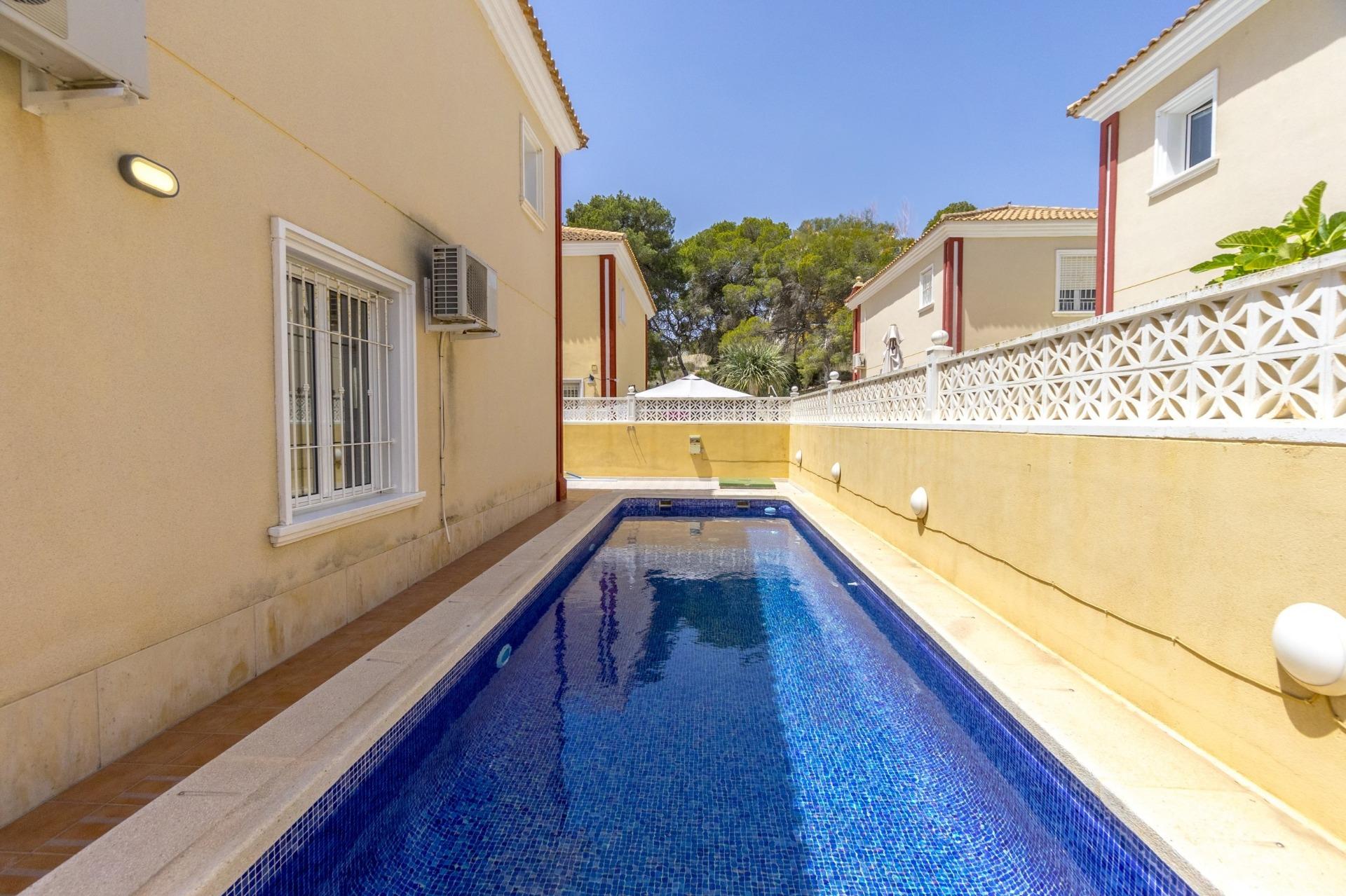 Townhouse na sprzedaż w Alicante 23