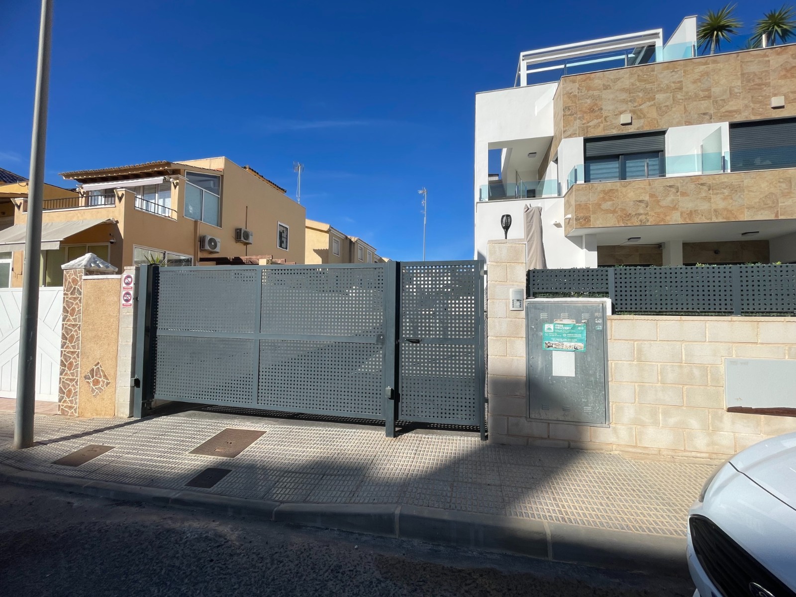 Adosada en venta en Alicante 18