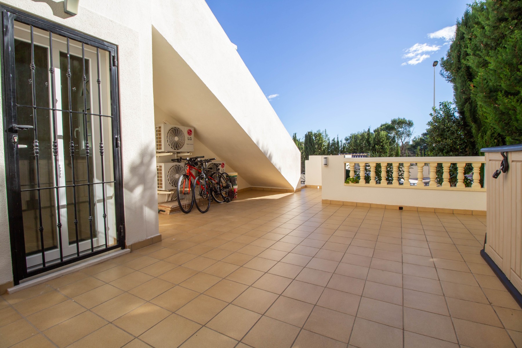 Villa for sale in Alicante 23