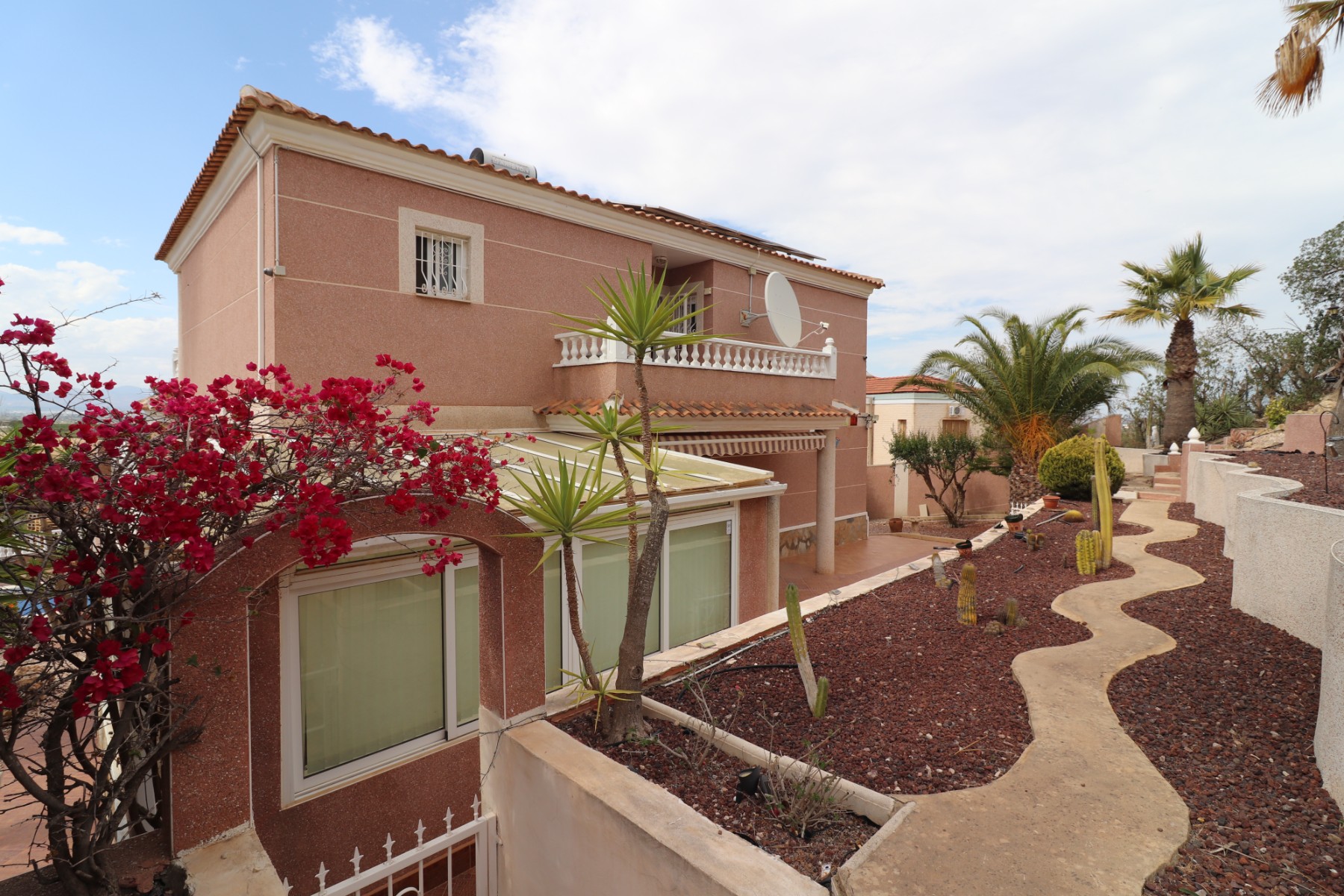 Villa for sale in Alicante 35