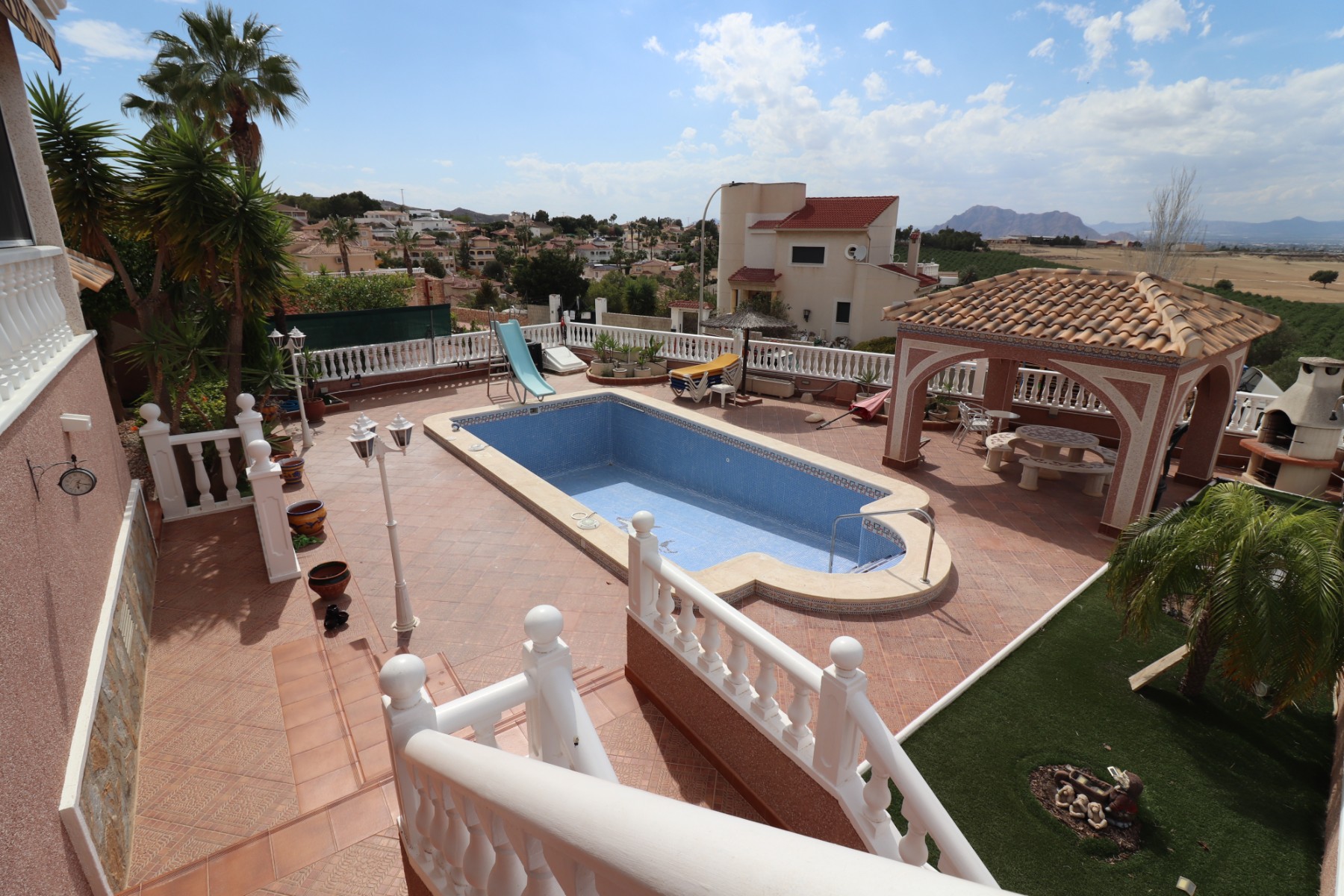 Villa for sale in Alicante 46