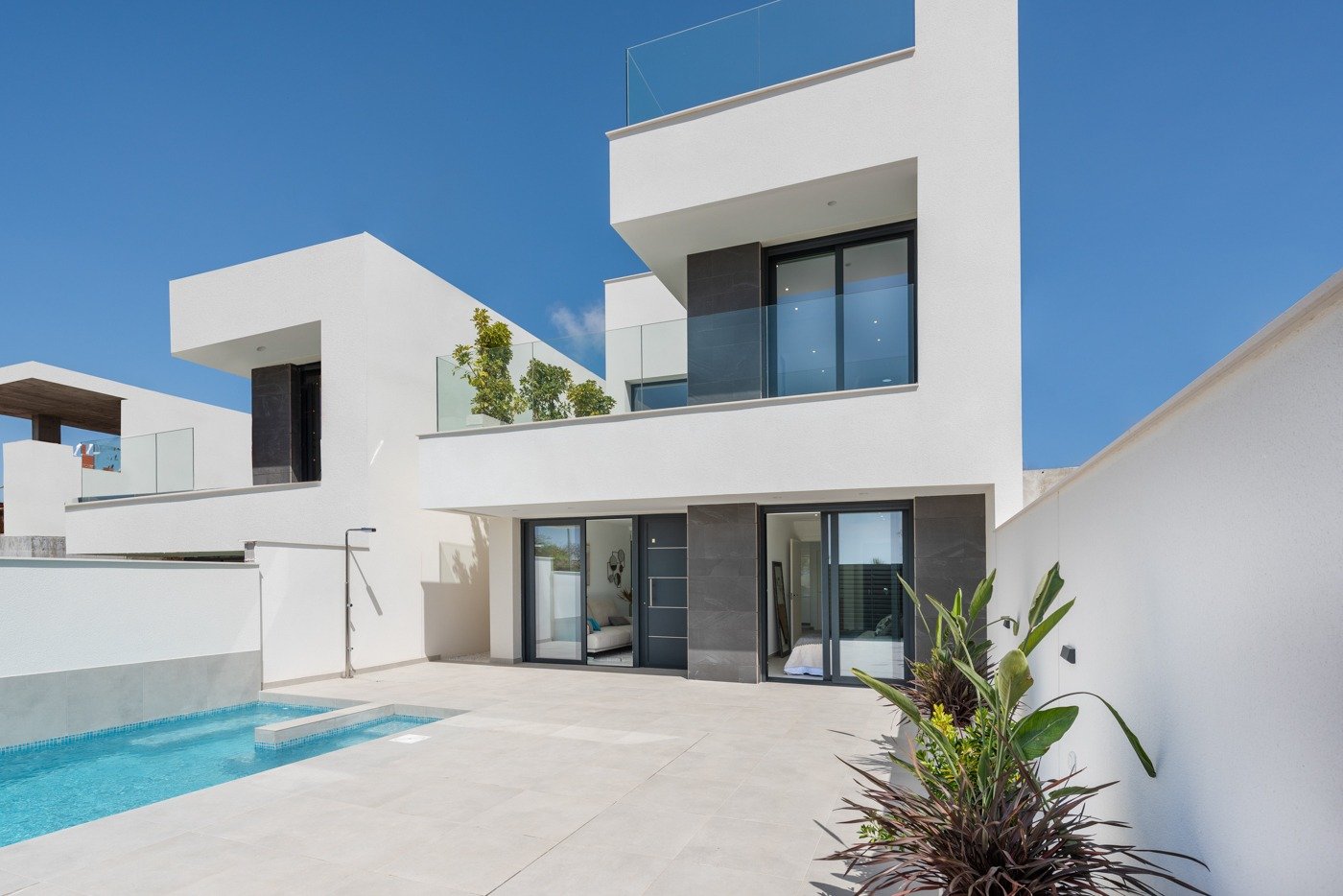 Villa for sale in Alicante 1