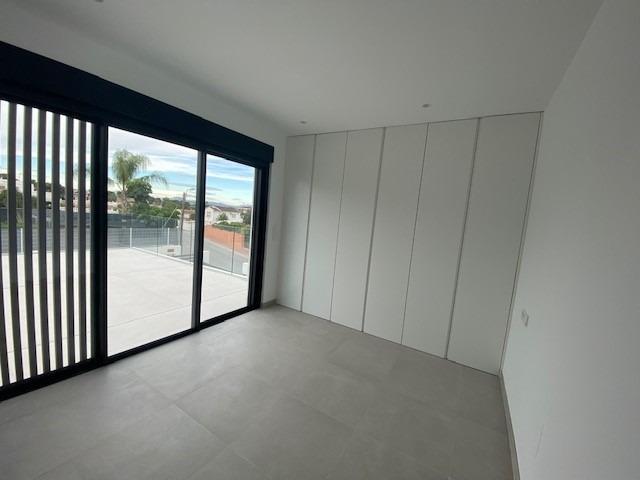 Townhouse te koop in Alicante 16