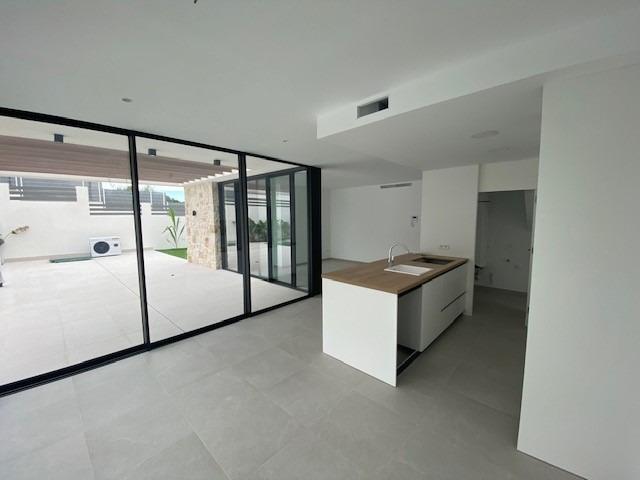 Townhouse te koop in Alicante 8