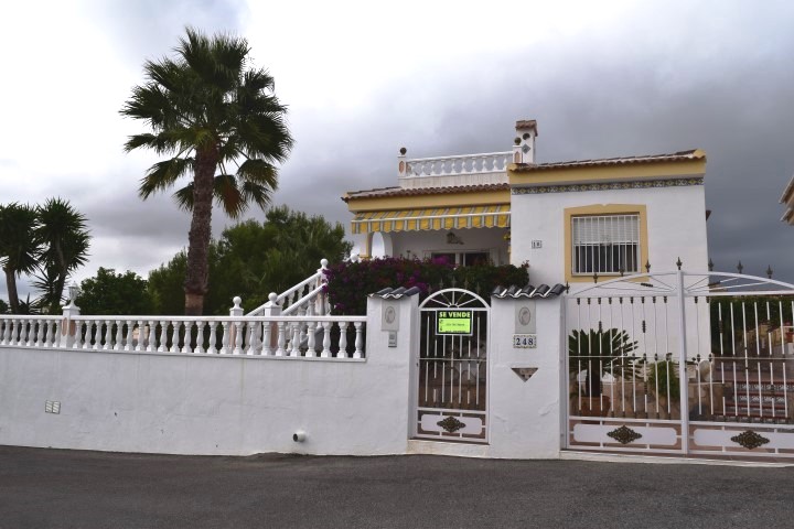 Villa à vendre à Alicante 1