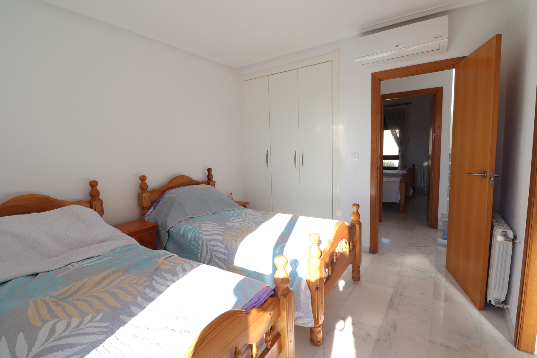 Townhouse te koop in Alicante 11