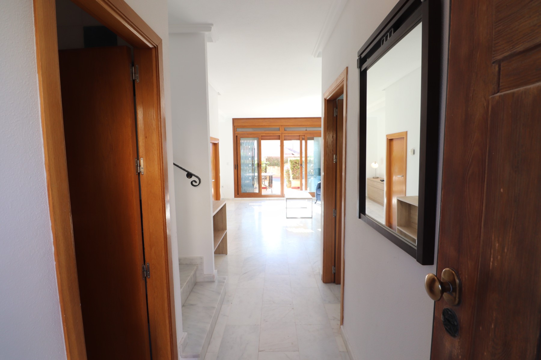 Townhouse te koop in Alicante 9