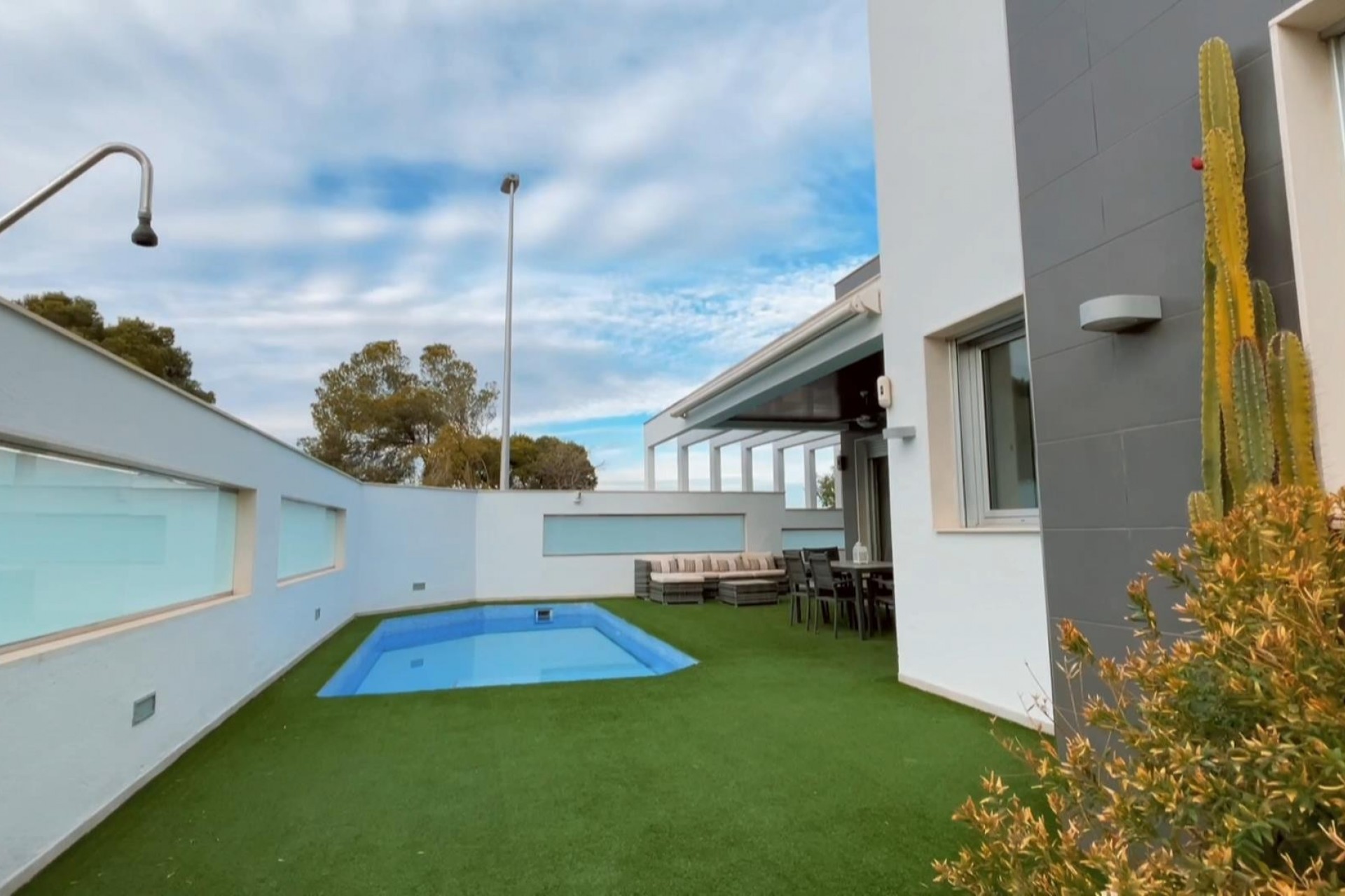 Villa for sale in Alicante 23