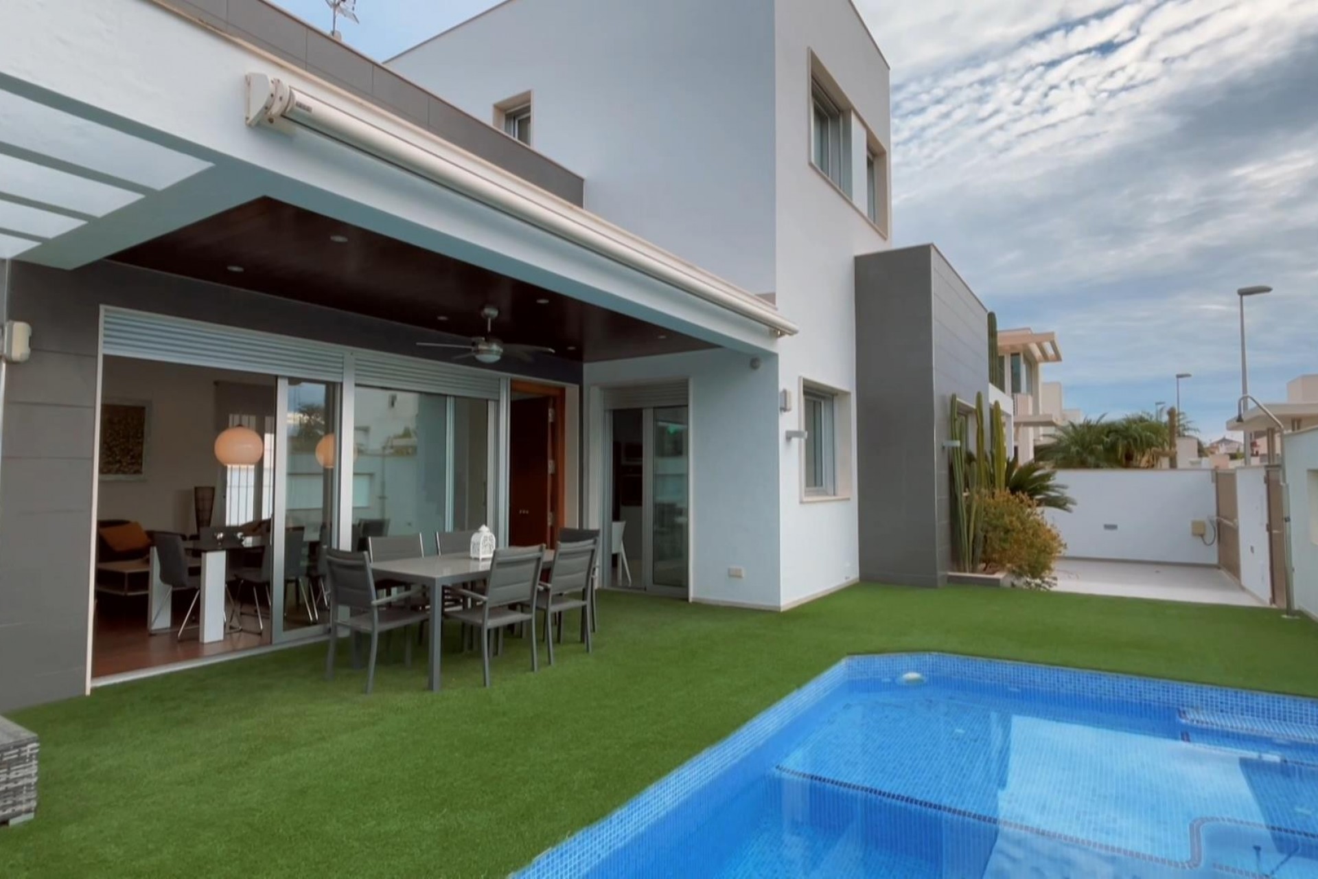 Villa te koop in Alicante 4