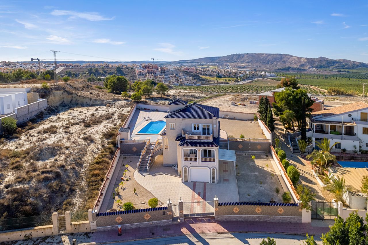 Villa for sale in Alicante 10