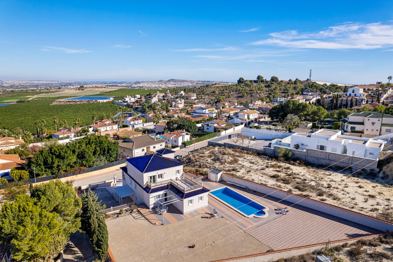 Villa for sale in Alicante 2