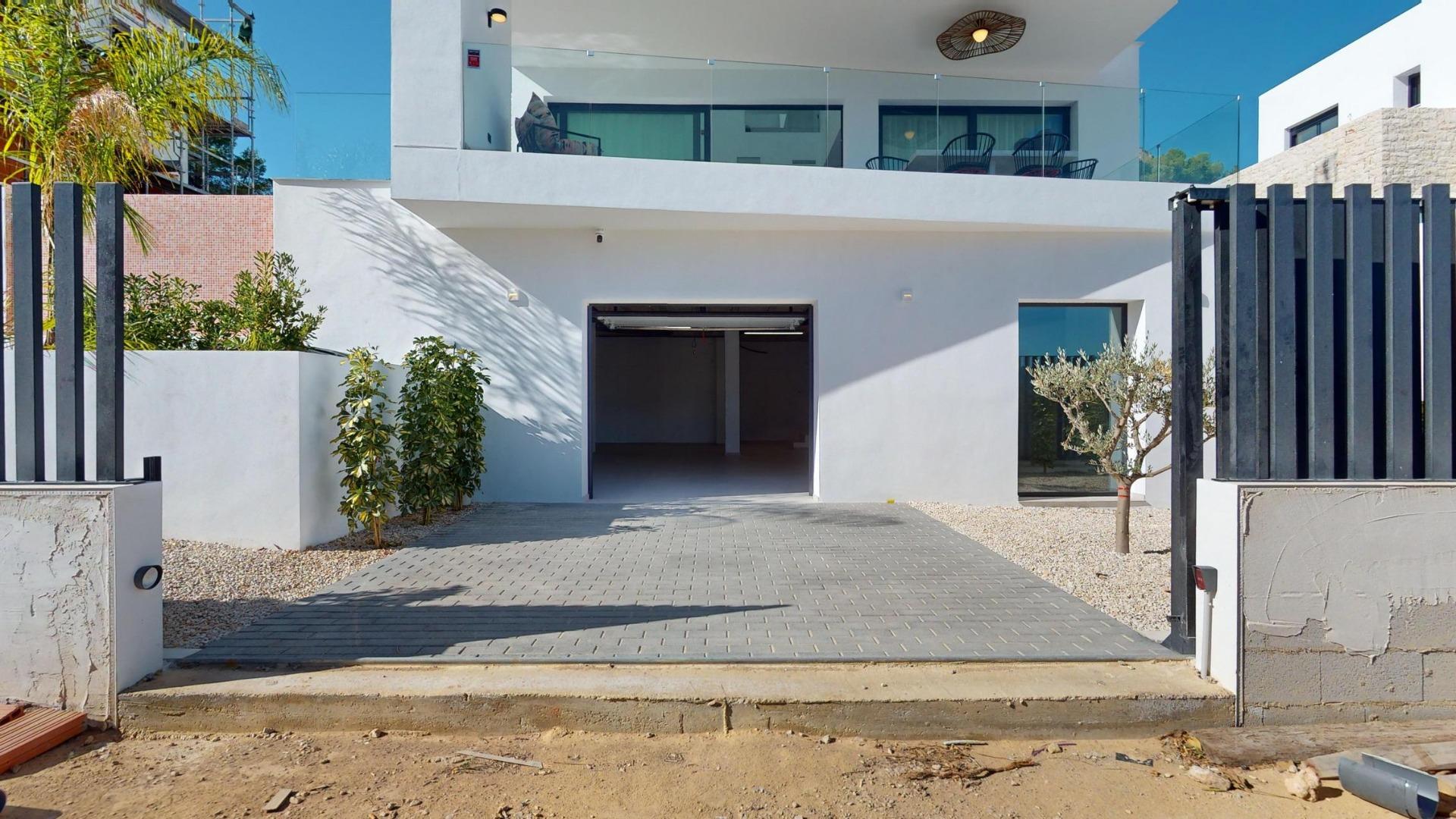 Villa te koop in Alicante 11