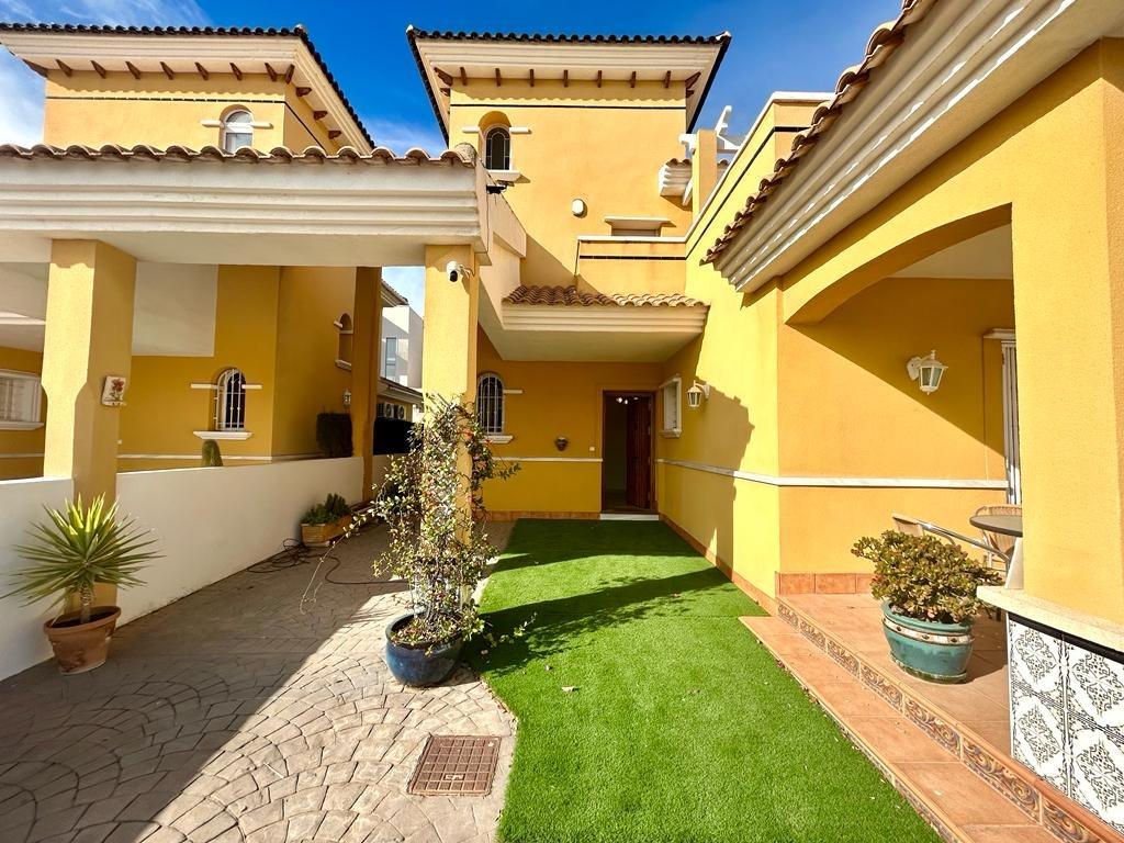 Villa till salu i Alicante 23