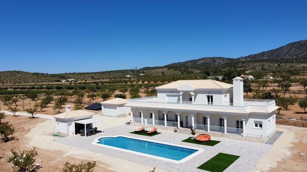 Villa for sale in Alicante 1