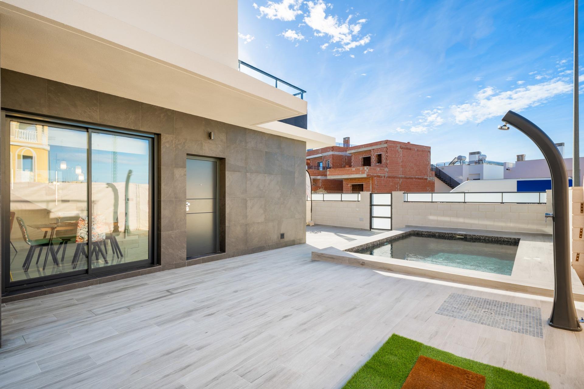 Villa for sale in Alicante 4