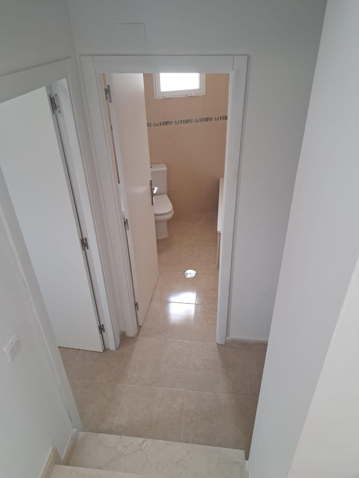 Adosada en venta en Alicante 32