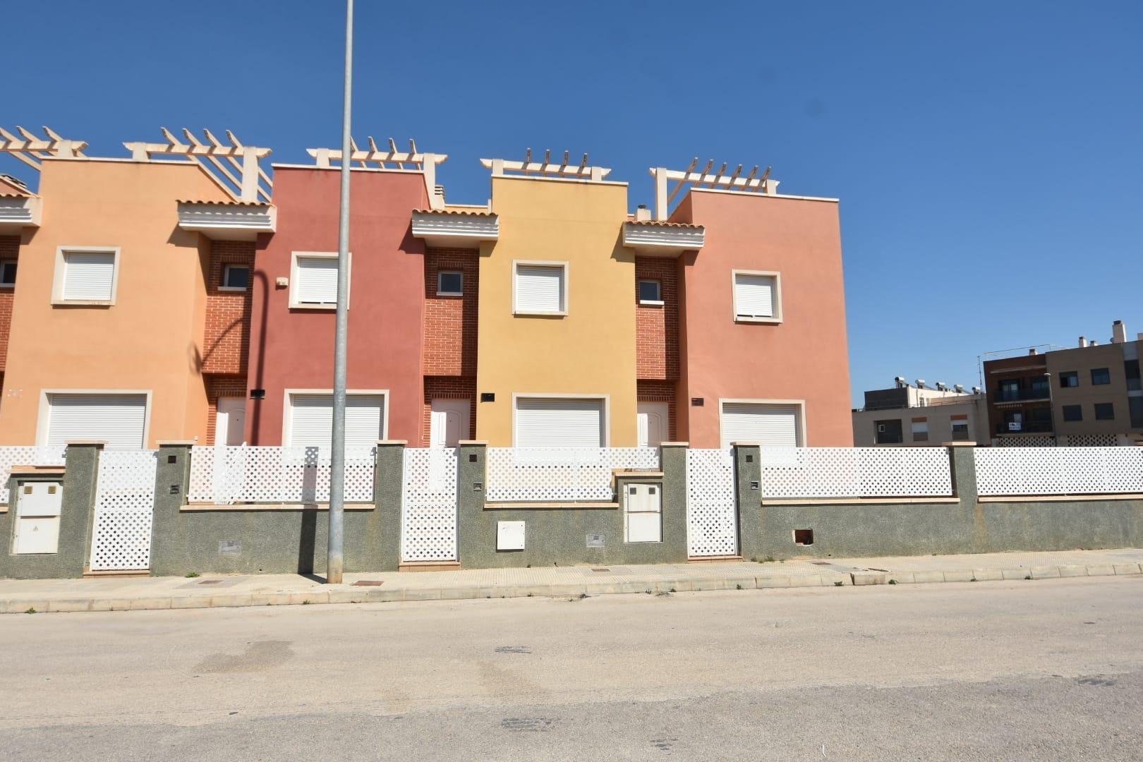 Adosada en venta en Alicante 37