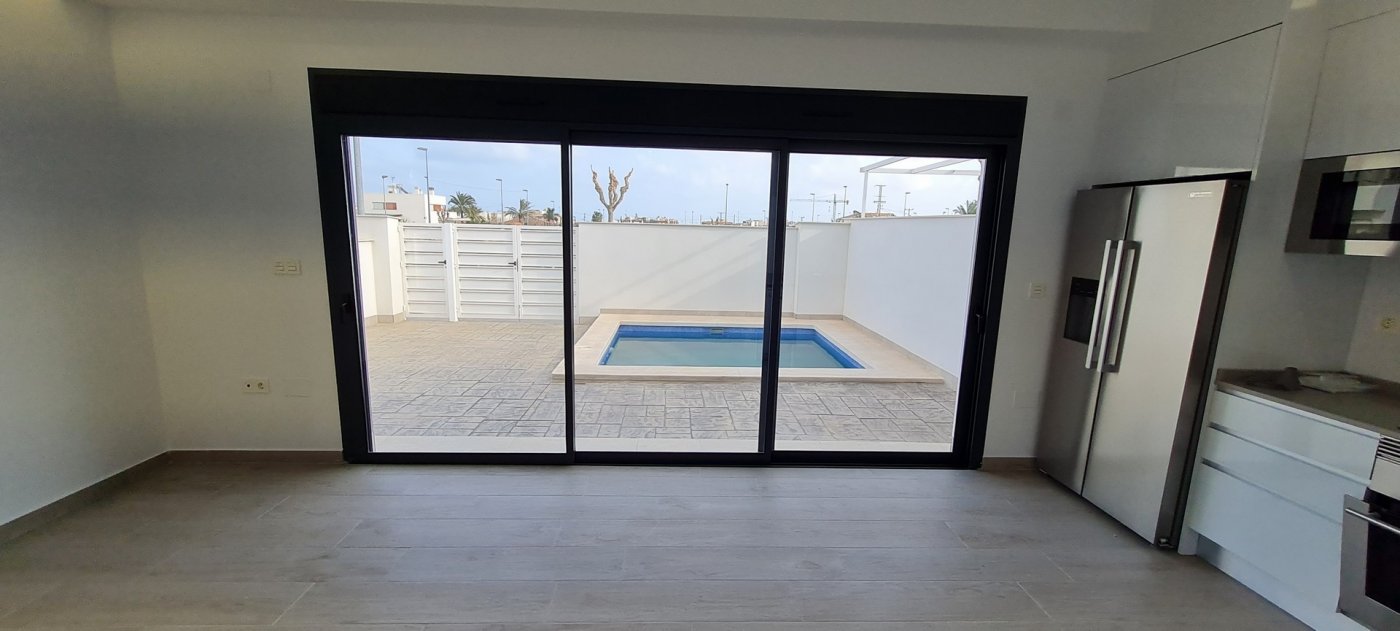 Villa te koop in Alicante 8