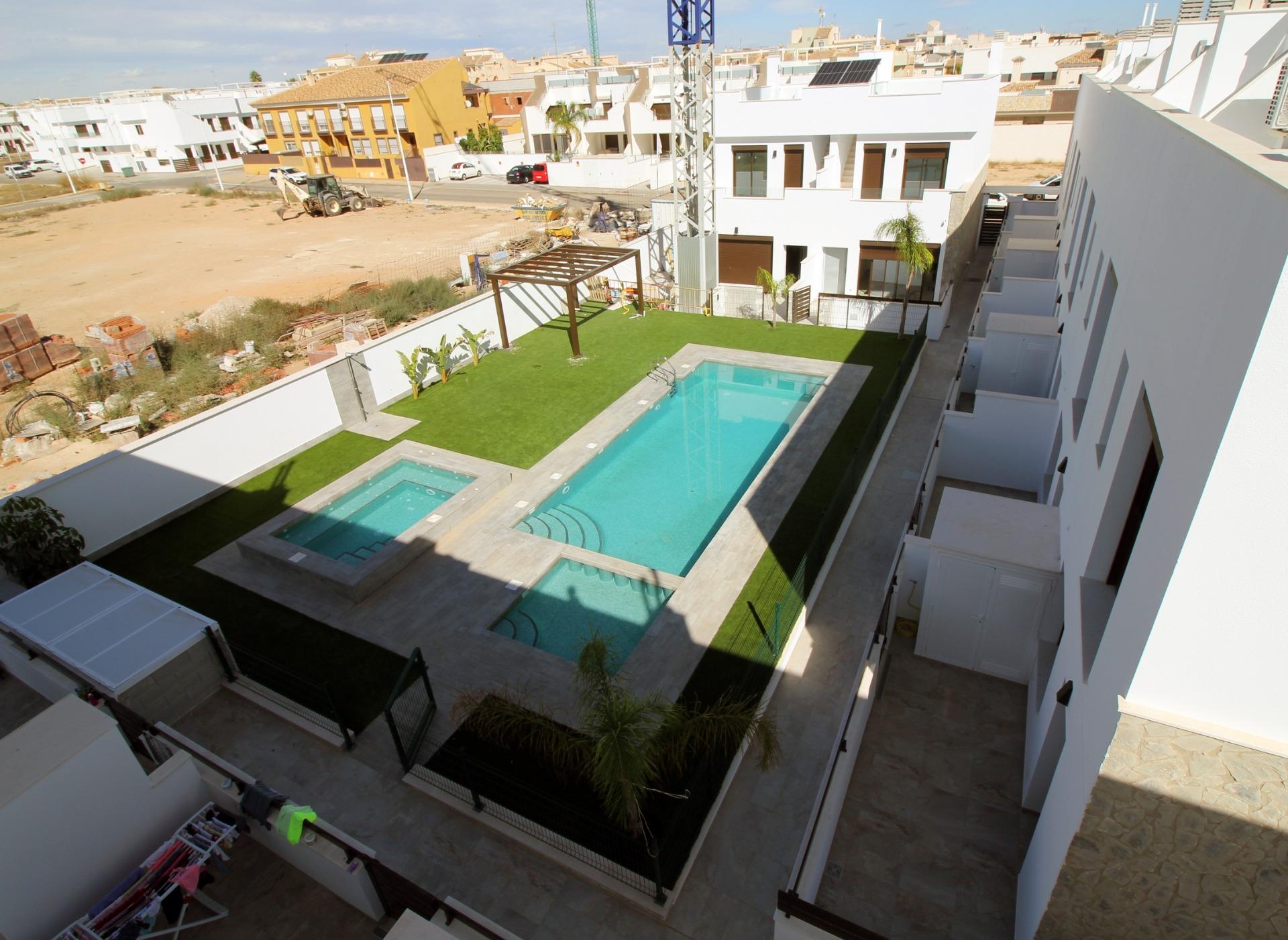 Townhouse te koop in Alicante 20