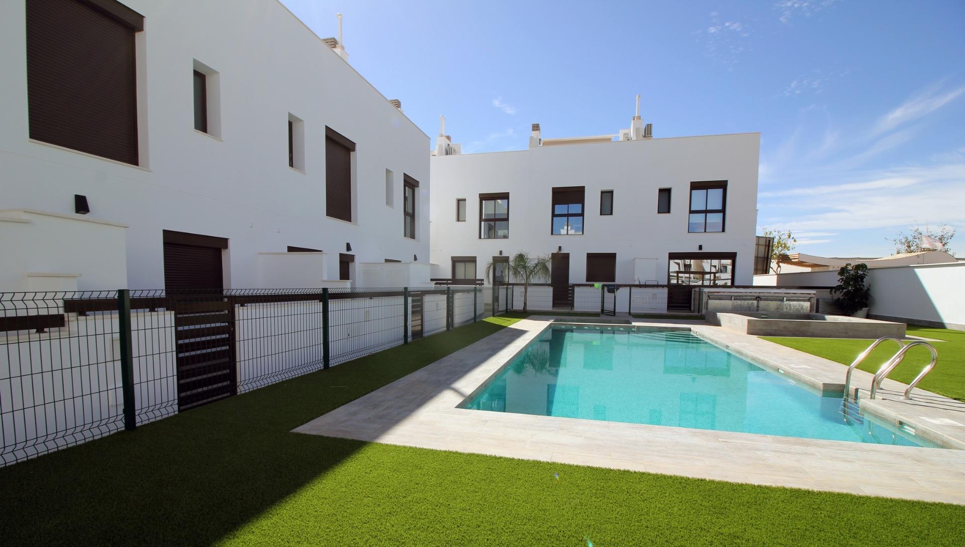 Townhouse te koop in Alicante 26