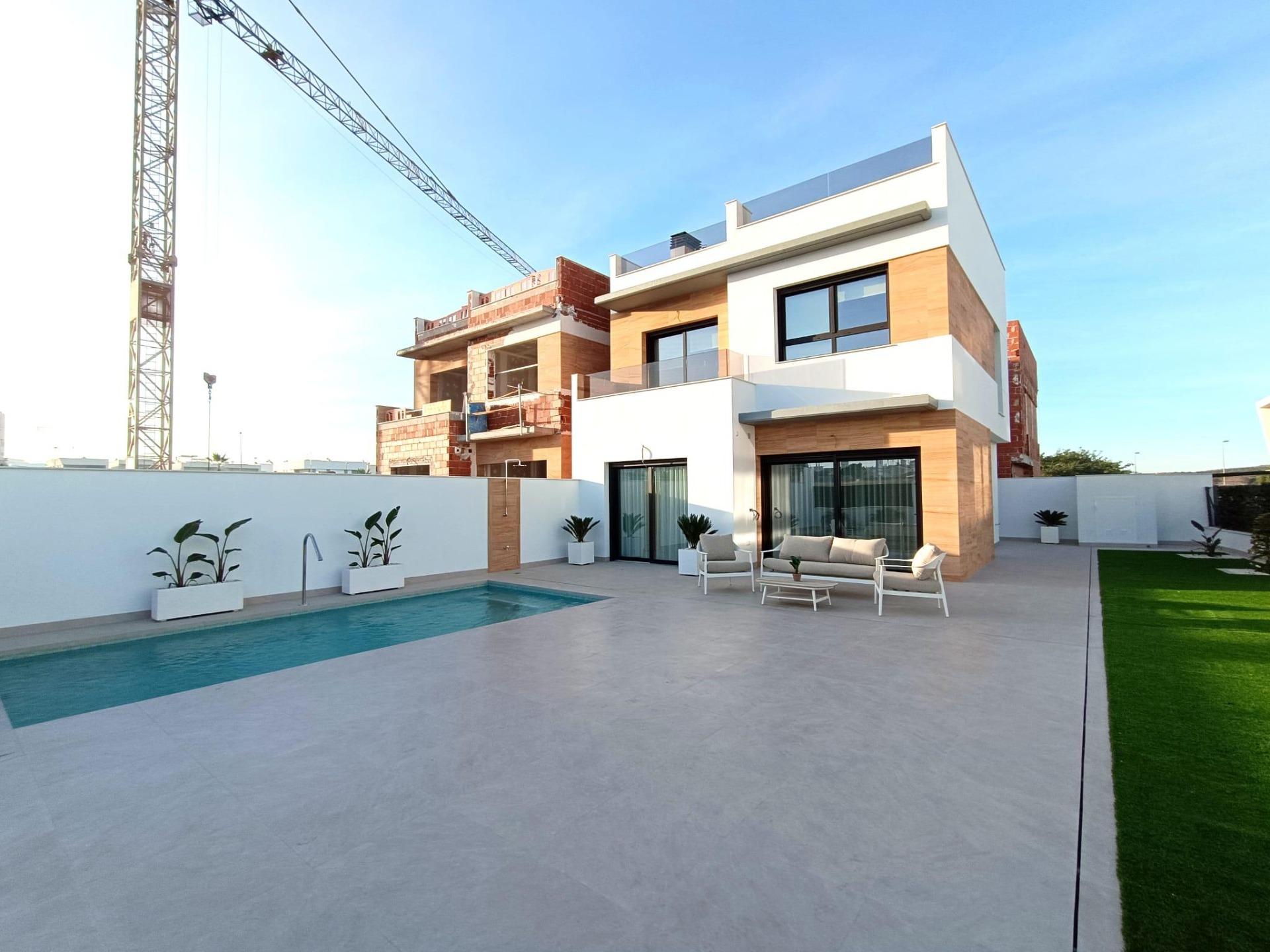 Villa te koop in Alicante 10