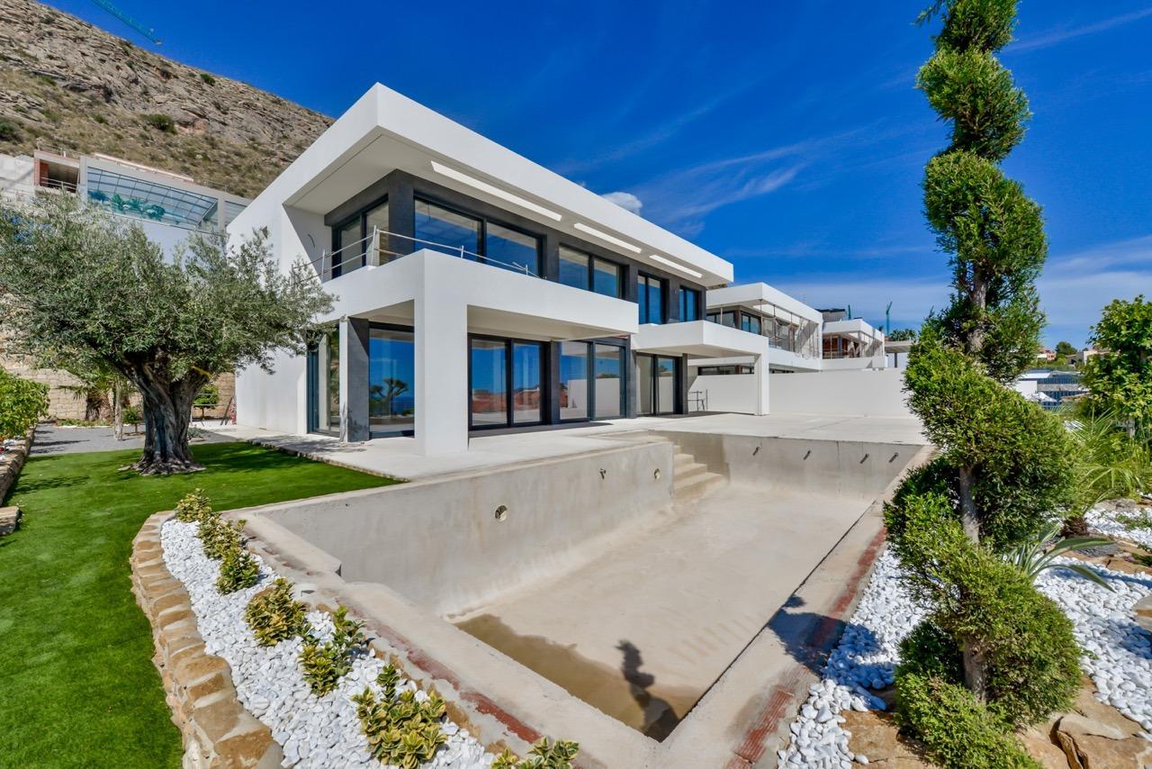 Villa for sale in Alicante 1