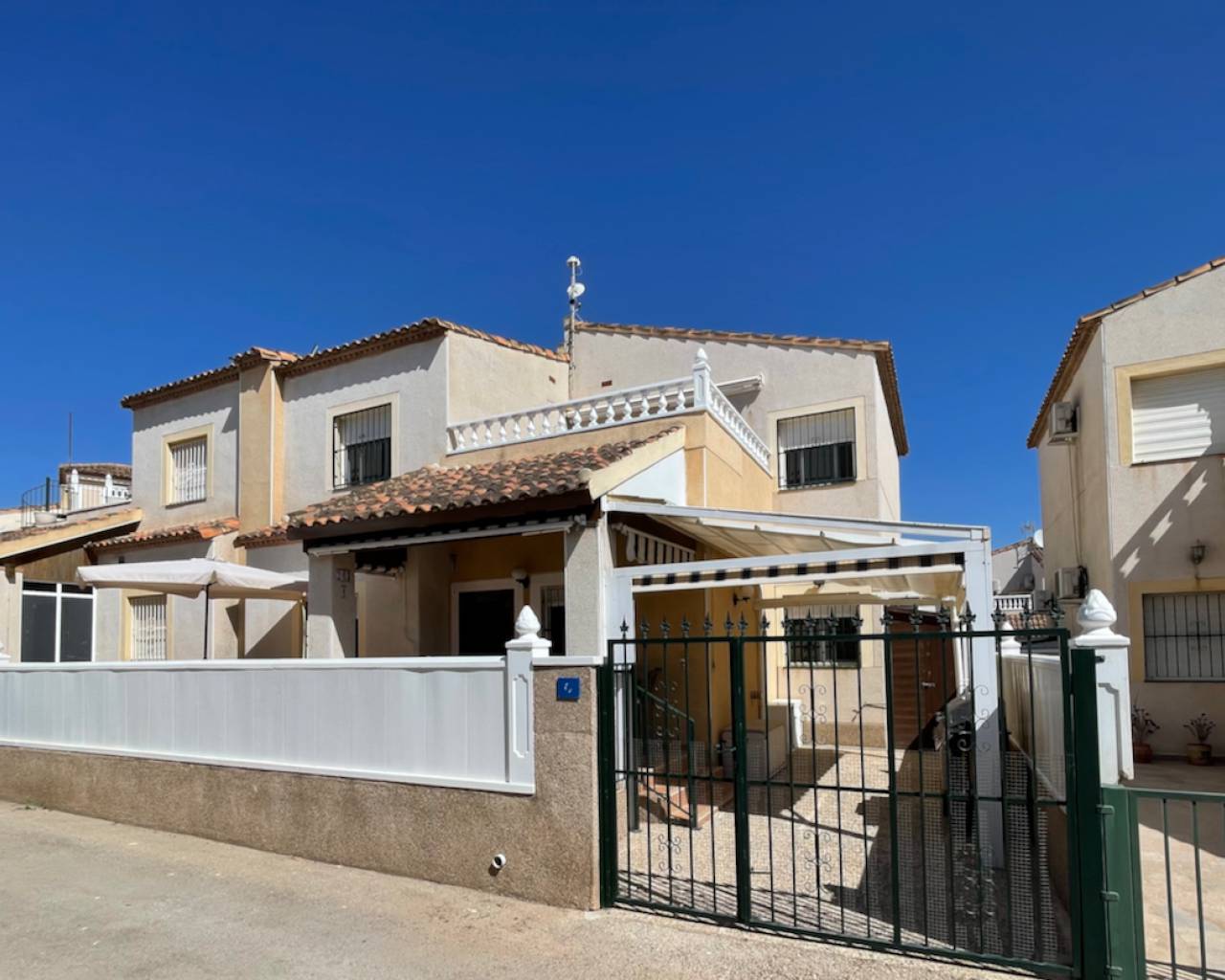 Villa te koop in Alicante 1