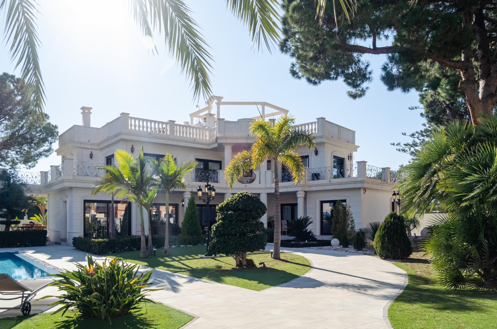 Villa for sale in Alicante 1