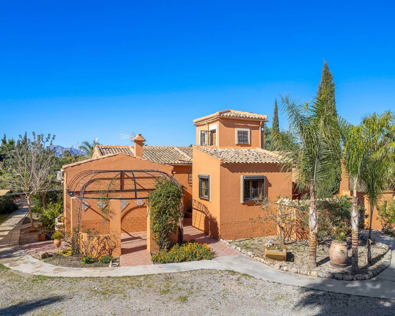 Villa for sale in Alicante 2