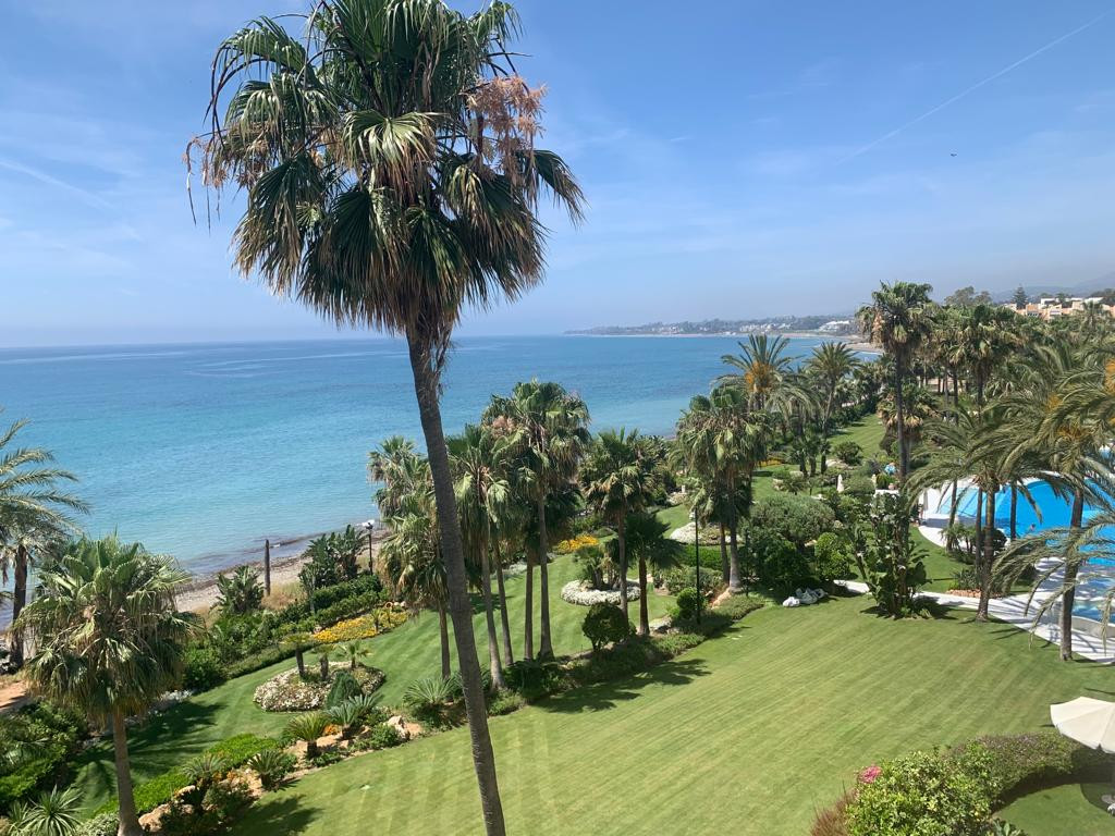 Apartamento en venta en Estepona 12