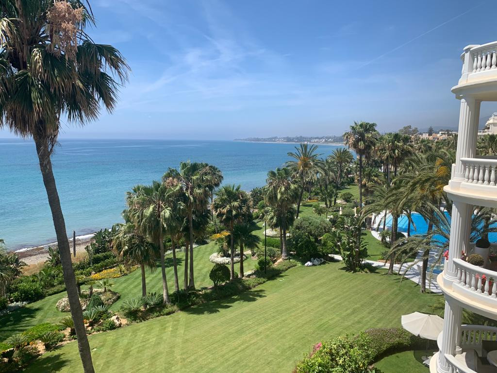 Apartamento en venta en Estepona 16