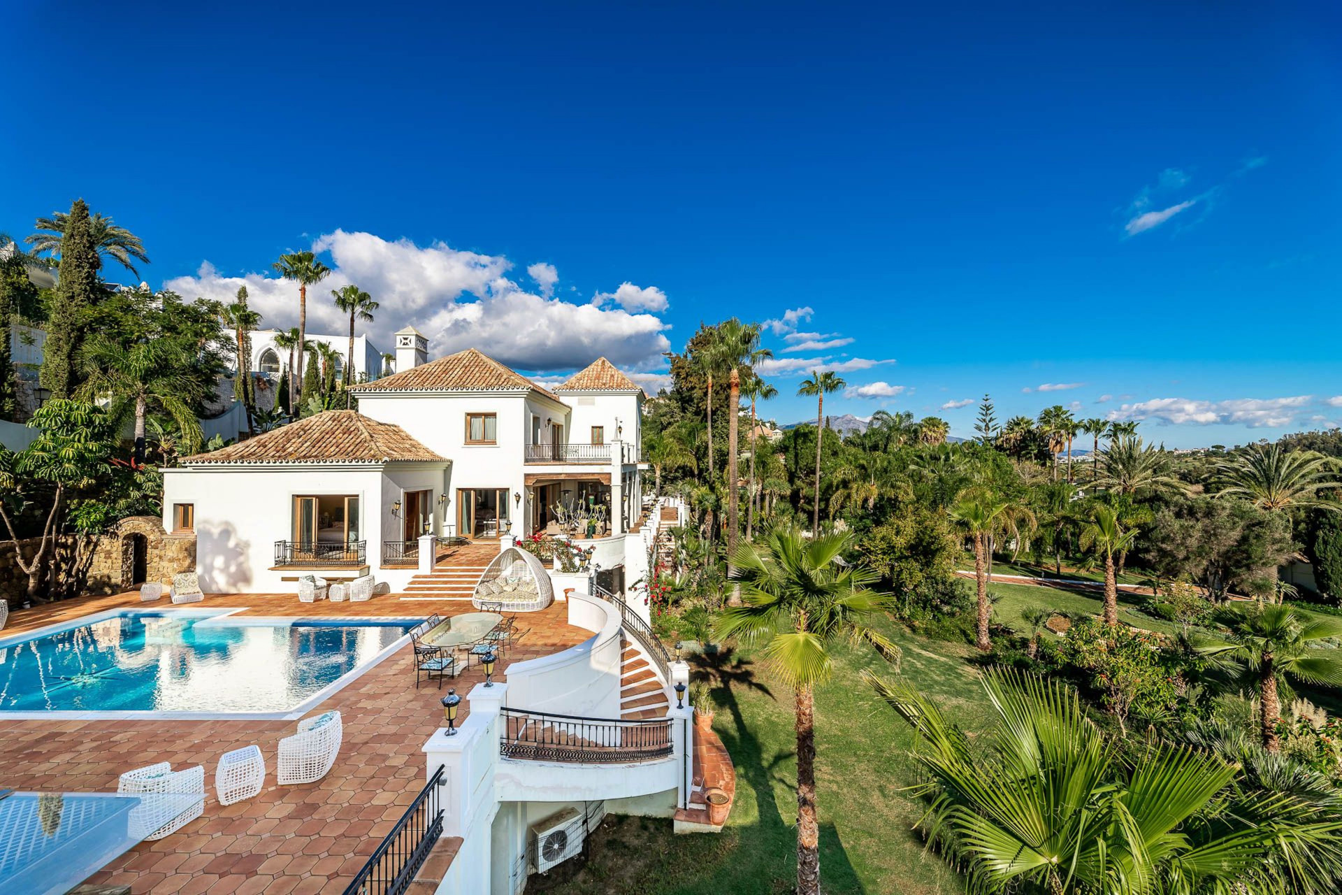 Villa for sale in Benahavís 11