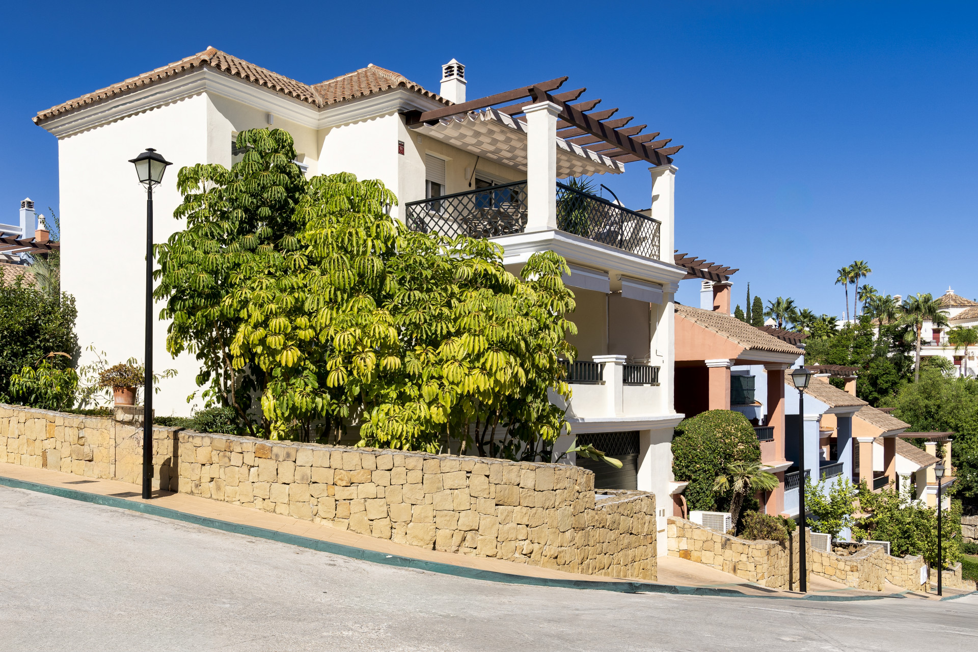 Таунхаус для продажи в Marbella - Nueva Andalucía 2