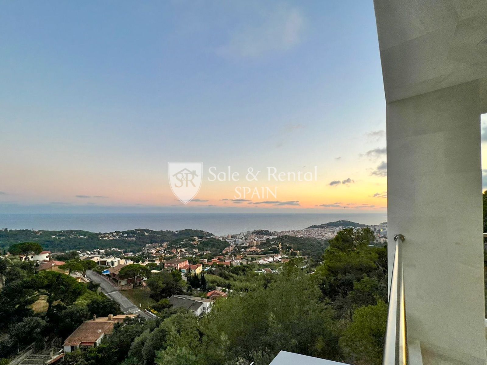 Villa till salu i Lloret de Mar 40