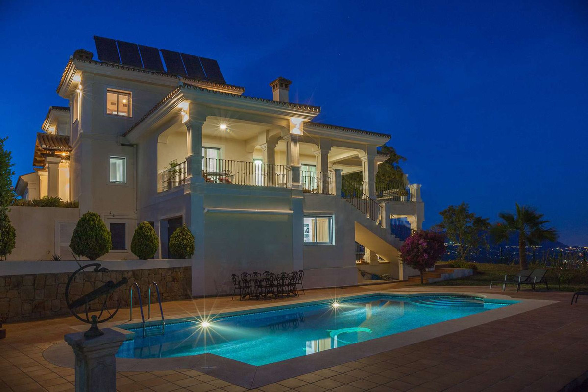 Villa for sale in Marbella - East 15