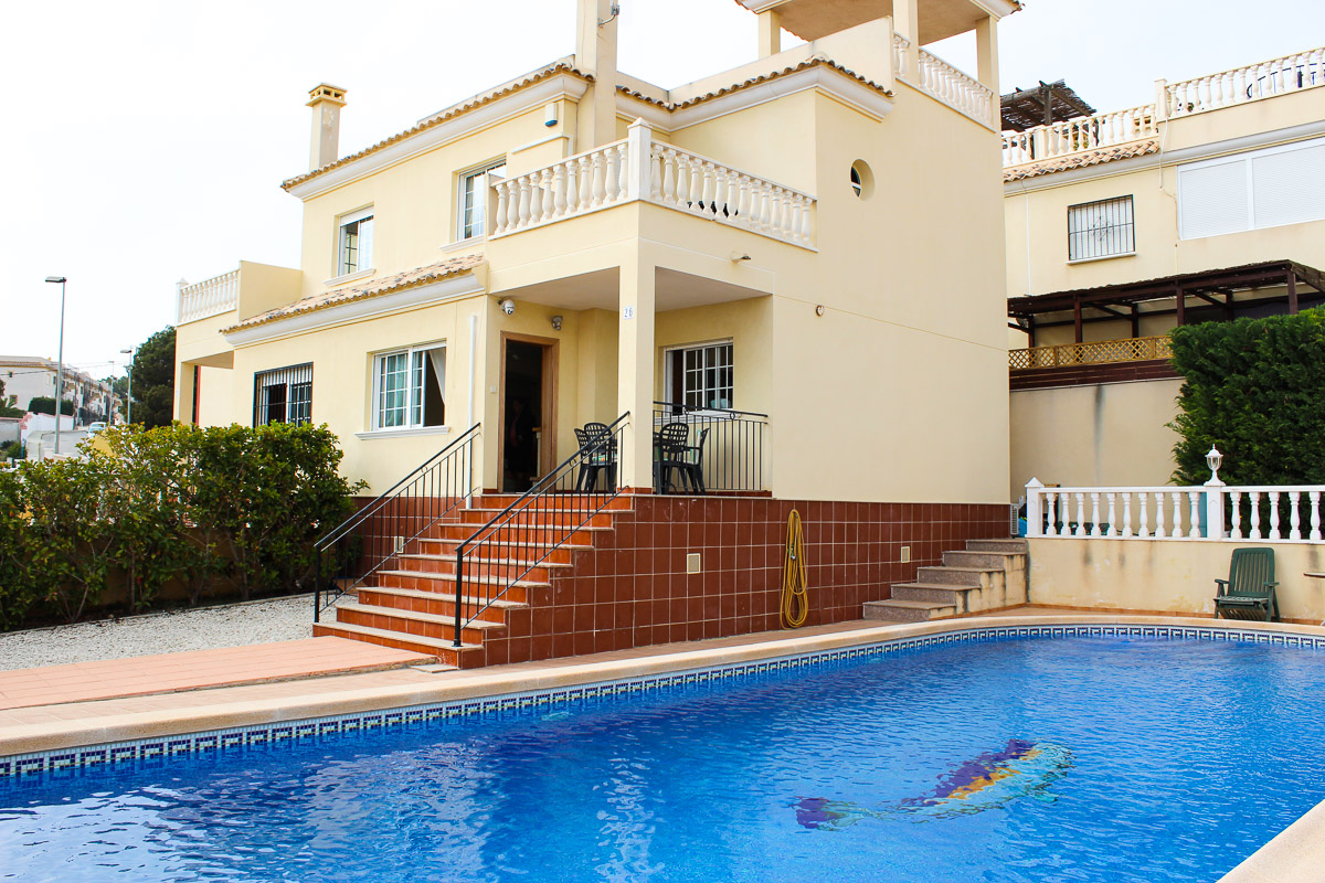 Townhouse te koop in Alicante 1