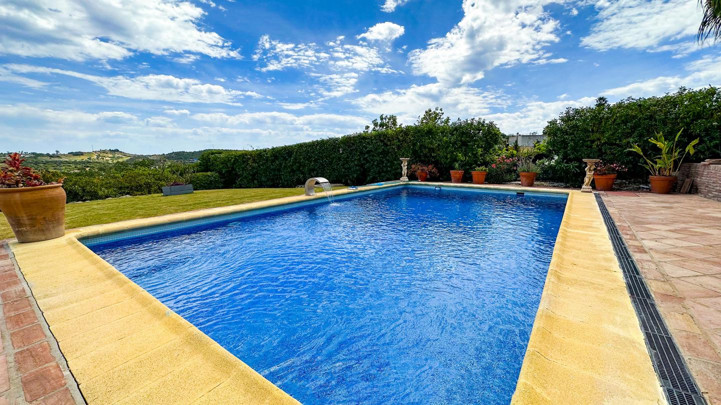 Countryhome te koop in Estepona 18