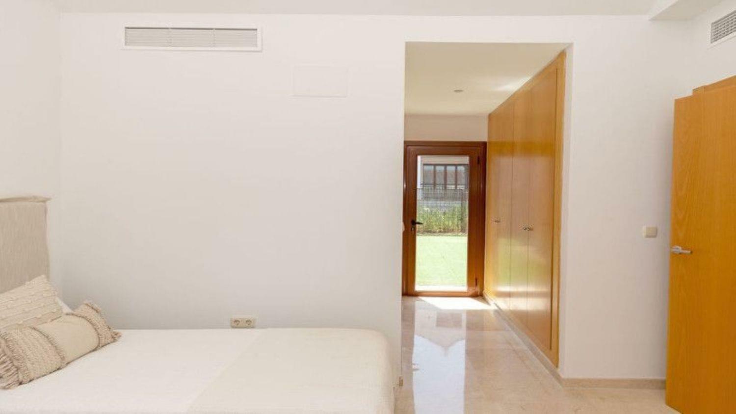 Adosada en venta en Casares 32