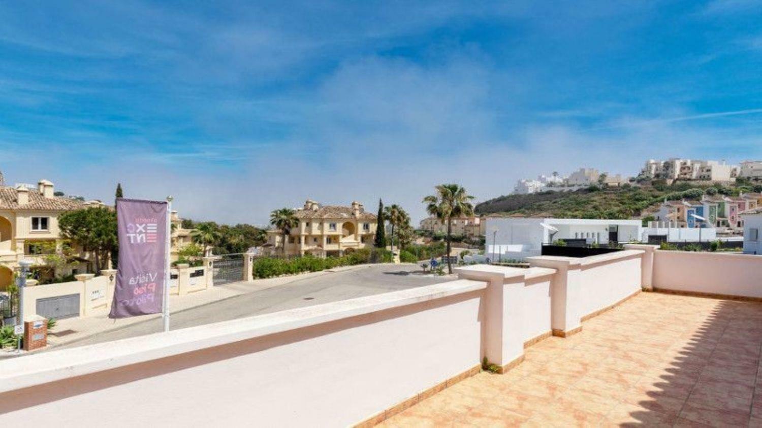 Townhouse for sale in Casares 60