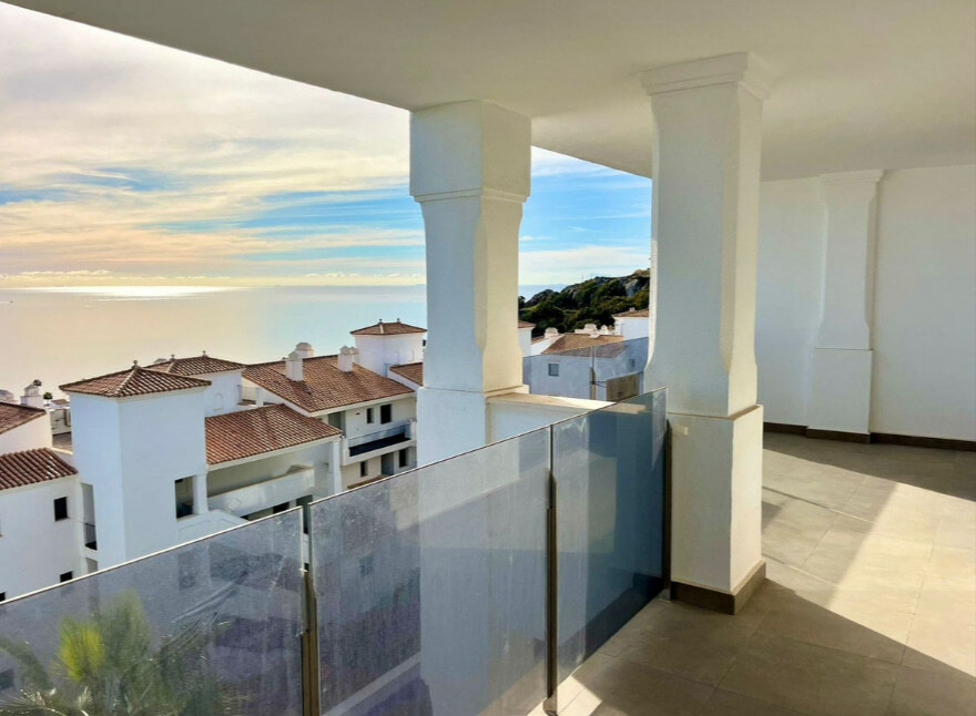 Penthouse for sale in Manilva 2