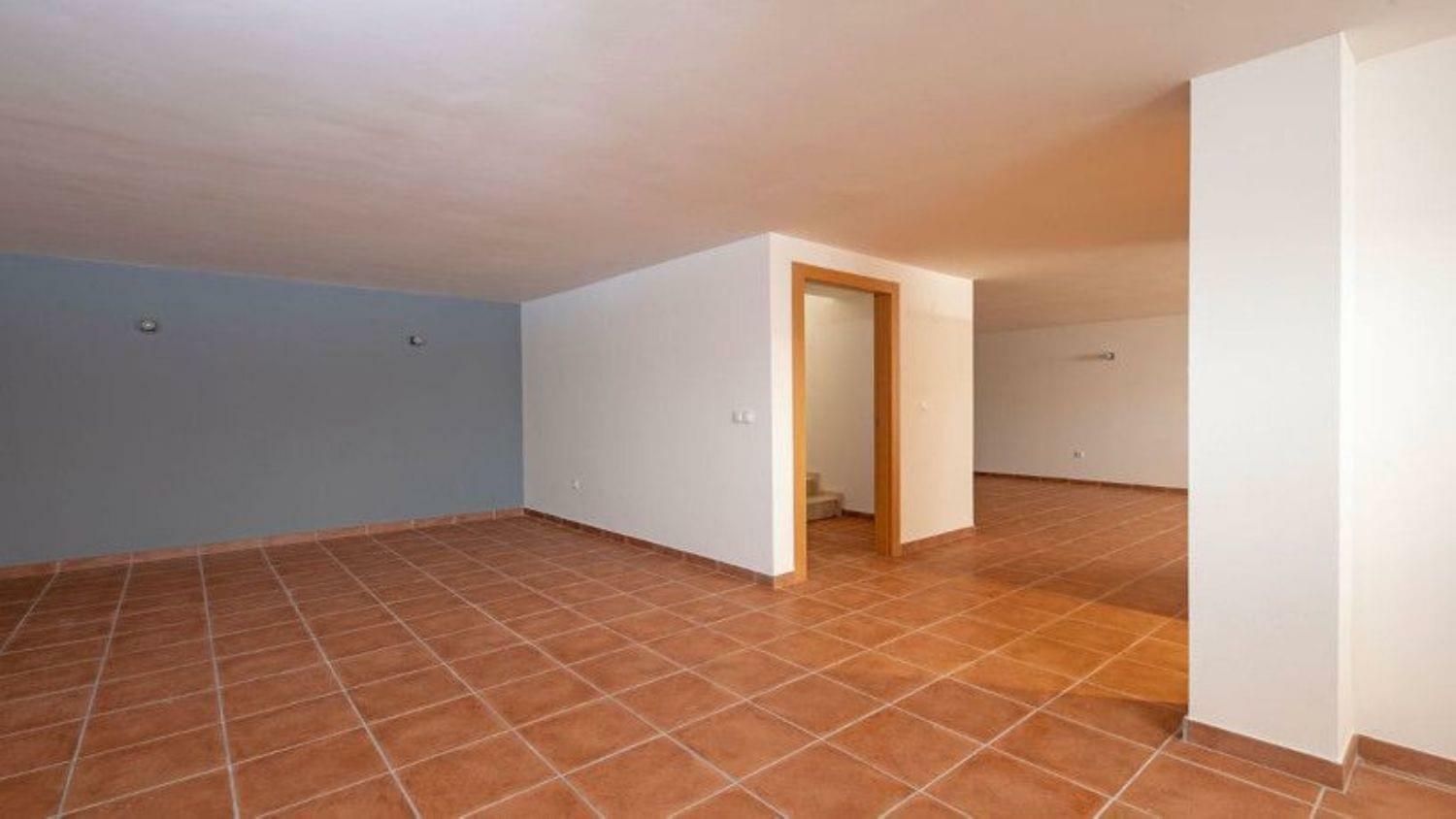 Adosada en venta en Casares 107