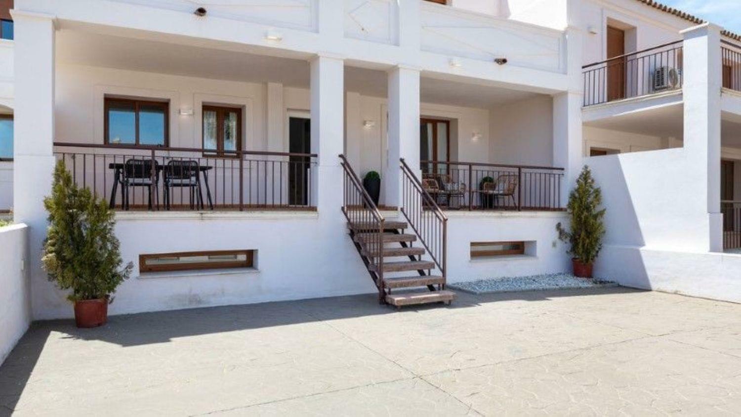 Adosada en venta en Casares 143