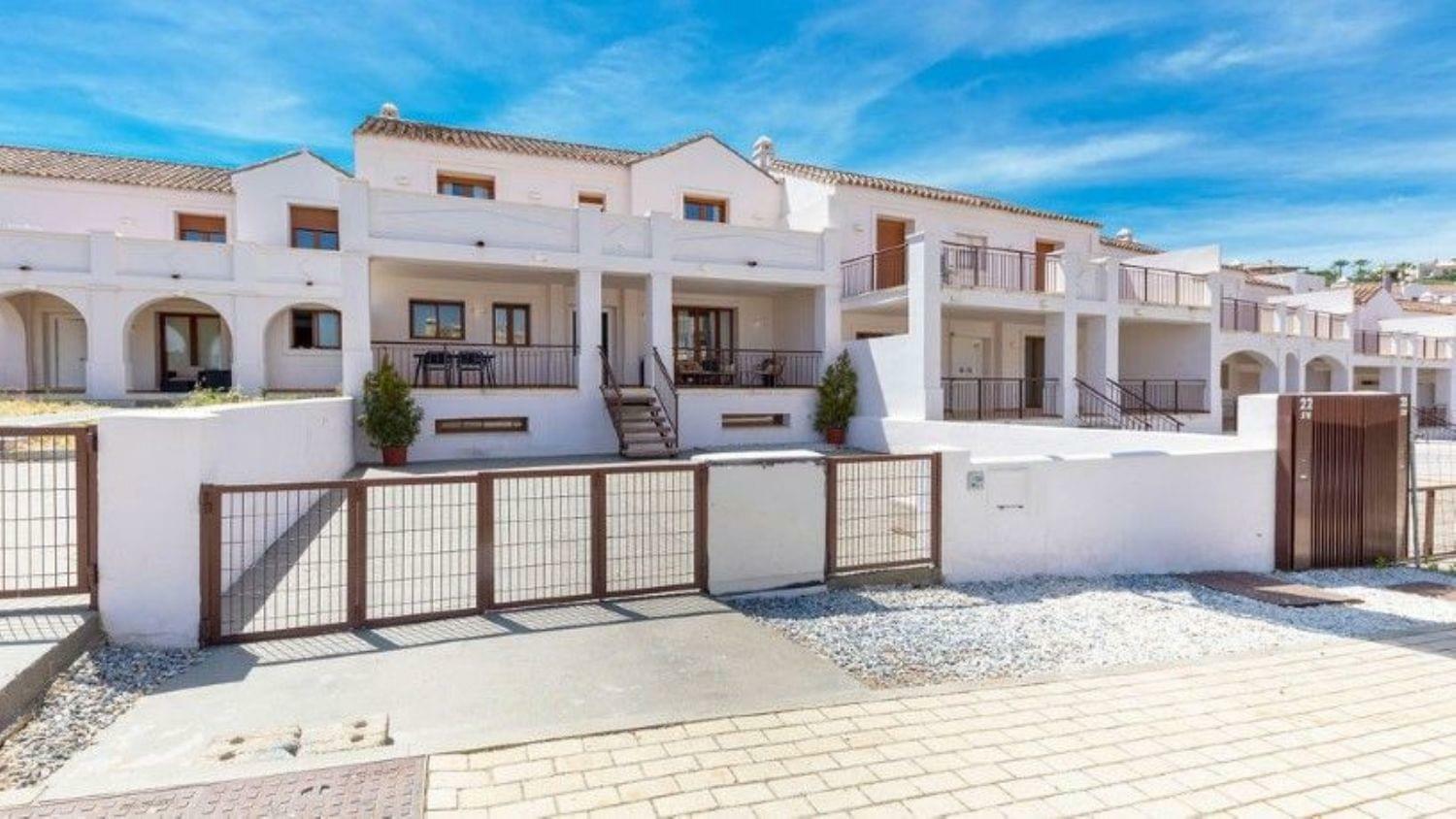 Adosada en venta en Casares 170