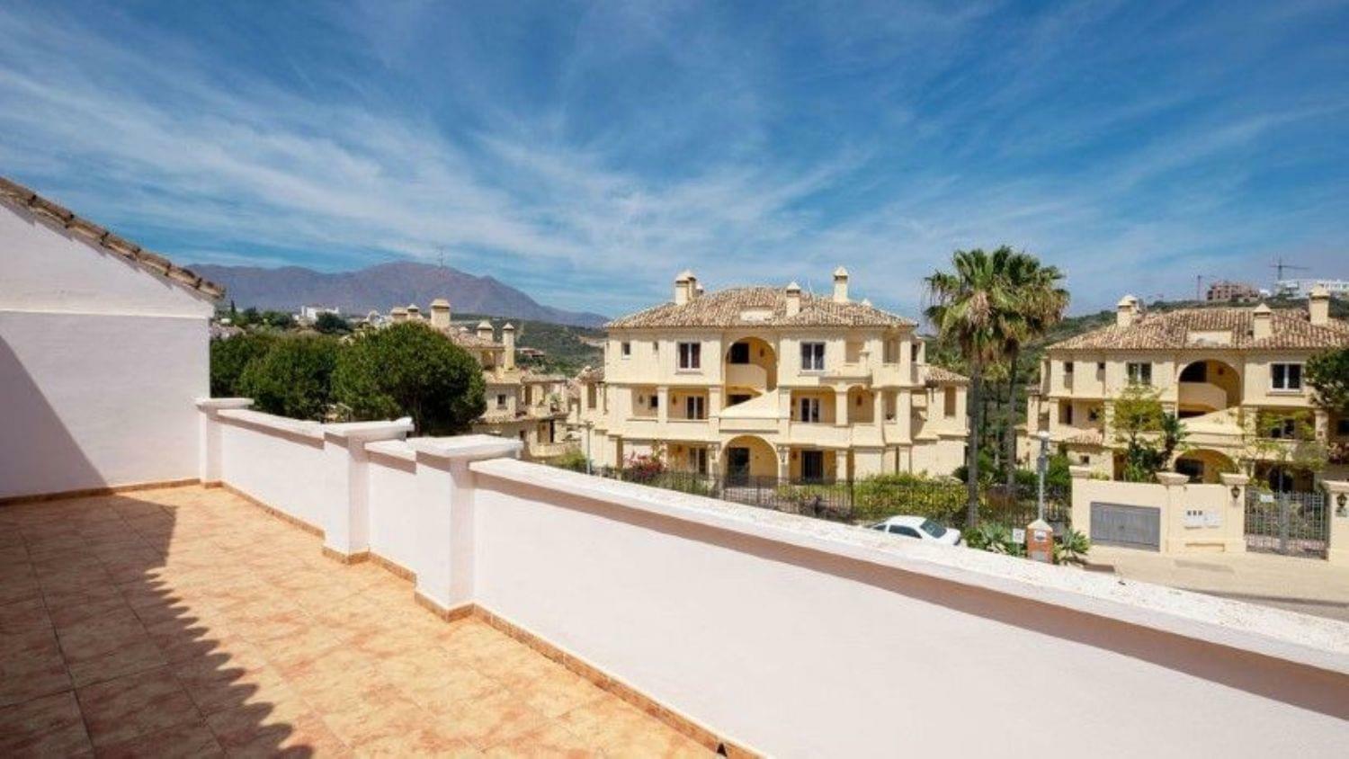 Townhouse for sale in Casares 171