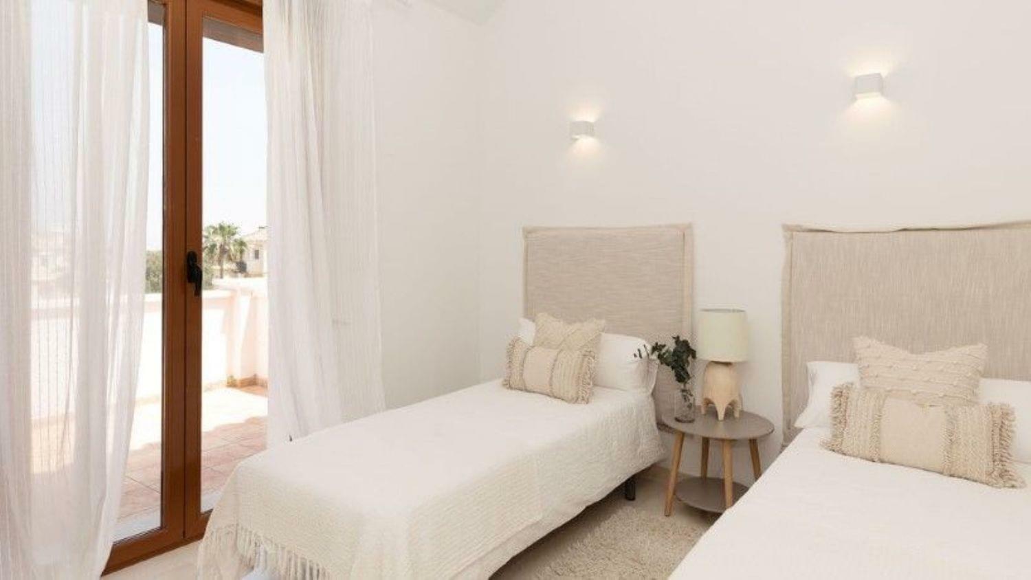 Townhouse for sale in Casares 178