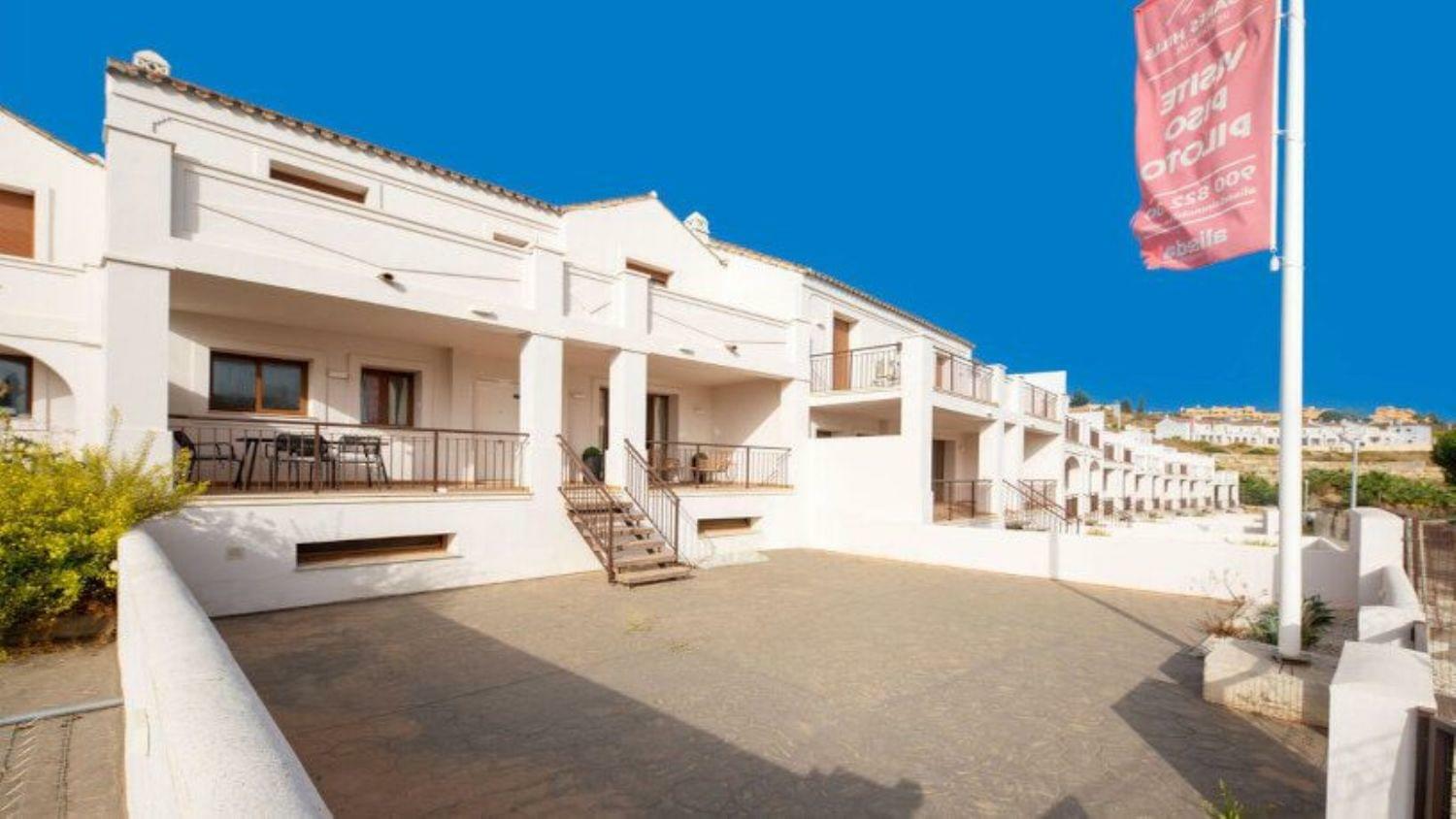 Adosada en venta en Casares 19