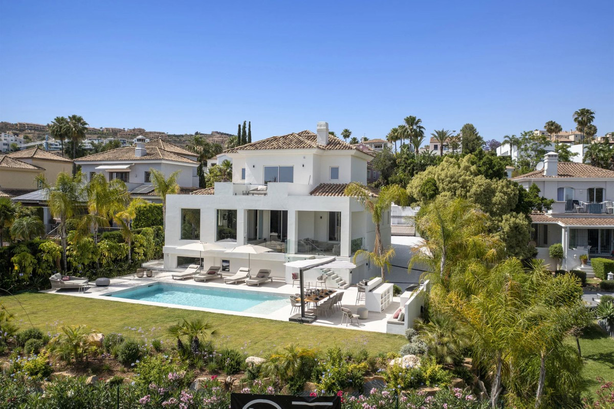 Villa à vendre à Estepona 2