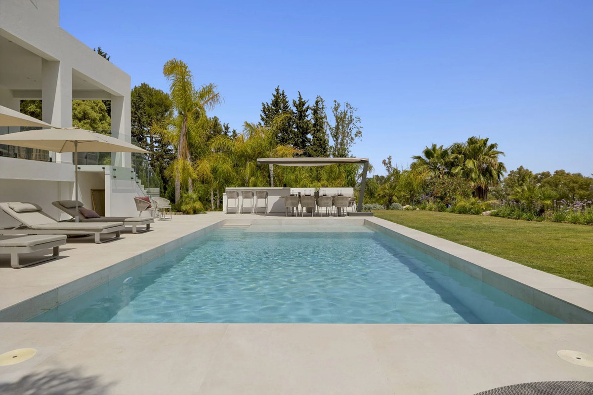 Villa à vendre à Estepona 3