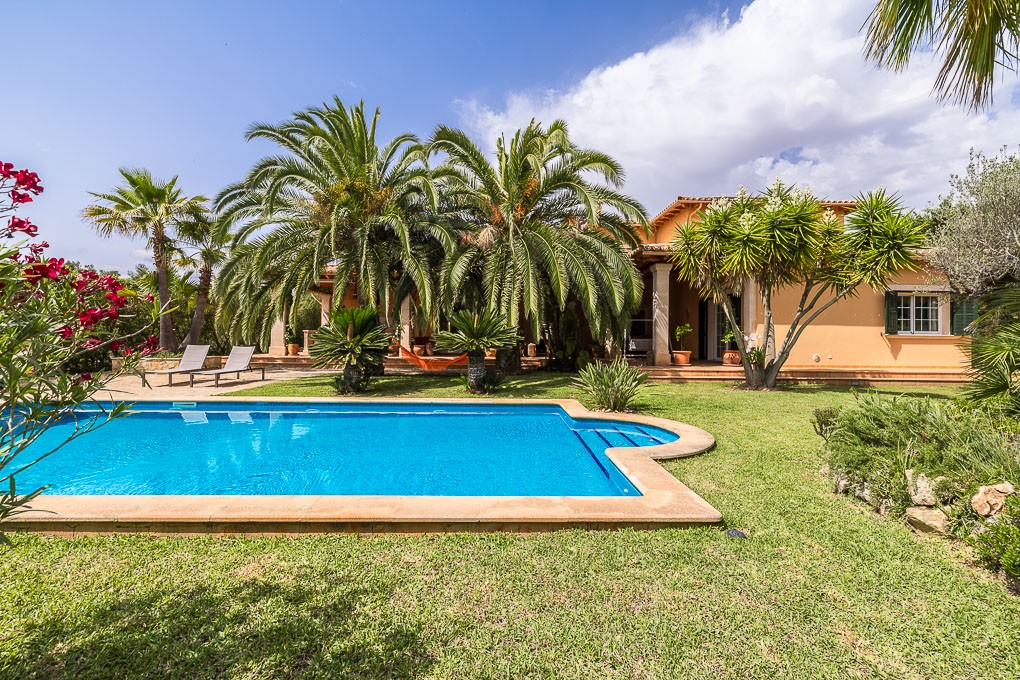 Villa for sale in Mallorca East 1