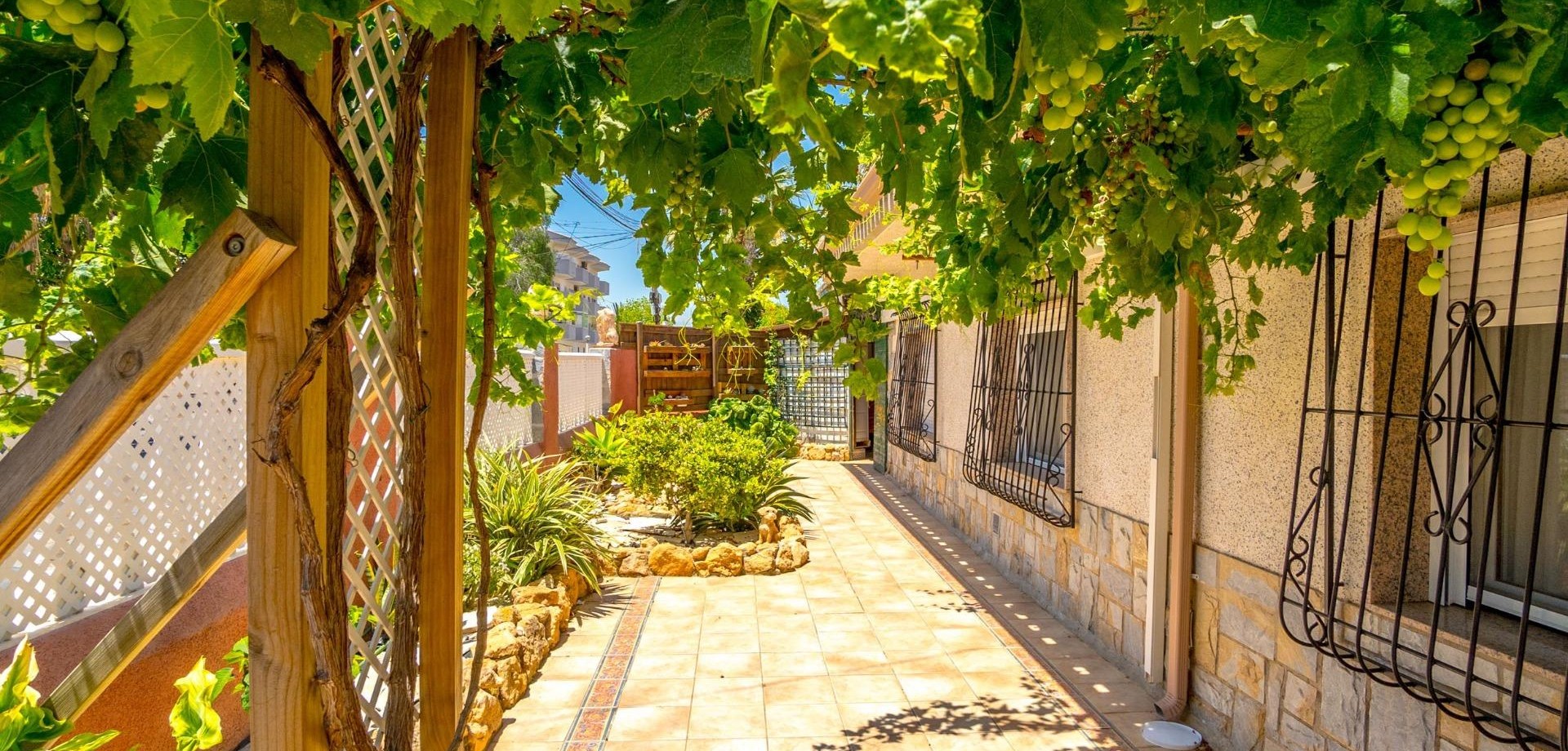 Villa for sale in Alicante 18